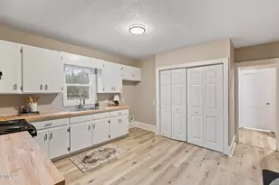 1304 S 14th St, Lillington, NC 27546 - Photo 5