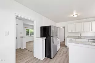 2618 Bedford Ave, Raleigh, NC 27607 - Photo 9