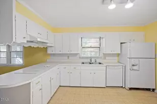 700 E Harnett St, Dunn, NC 28334 - Photo 17