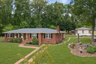 107 Edgewood Dr, Oxford, NC 27565 - Photo 1