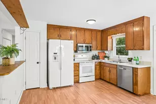 512 Rockvale Ct, Benson, NC 27504 - Photo 7