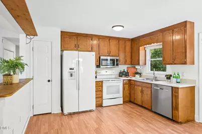 512 Rockvale Court, Benson, NC 27504 - Photo 7