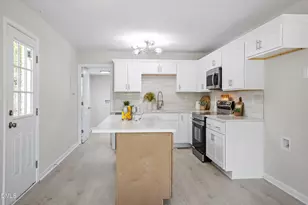 3422 Carolyn Dr, Raleigh, NC 27604 - Photo 9