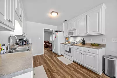 120 Blackthorne Court, Clayton, NC 27520 - Photo 5