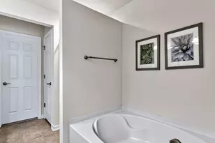 8215 Yaxley Hall Dr, Raleigh, NC 27616 - Photo 21