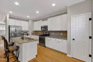 7207 Doverton Ct, Raleigh, NC 27615 - Photo 5