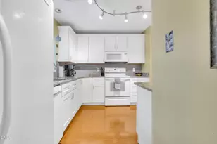 1330 Garden Crest Cir, Raleigh, NC 27609 - Photo 5
