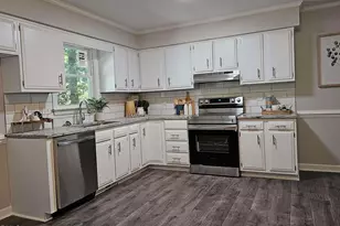 5906 Applewood Ln, Raleigh, NC 27609 - Photo 3