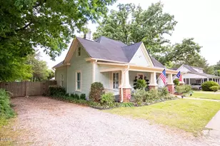 115 W Franklin St, Youngsville, NC 27596 - Photo 3