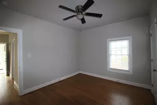 212 N Main St, Holly Springs, NC 27540 - Photo 17
