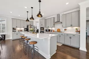 404 Honeyridge Ln, Holly Springs, NC 27540 - Photo 5