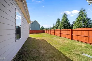 2133 Mills Crest St, Fuquay Varina, NC 27526 - Photo 17