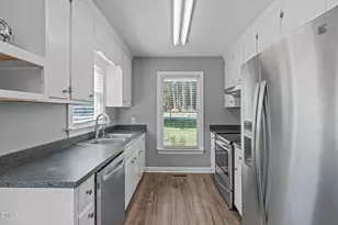 346 Brookfield Cir, Sanford, NC 27330 - Photo 5