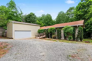 207 Oakland Dr, Apex, NC 27539 - Photo 3