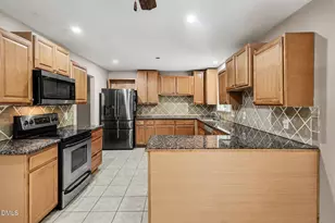 207 Oakland Dr, Apex, NC 27539 - Photo 7