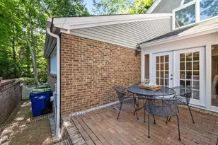 2308 Oxford Hills Dr, Raleigh, NC 27608 - Photo 37