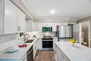 3116 Avondale Ct, Raleigh, NC 27613 - Photo 17