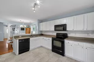 2805 Lenox Ln, Durham, NC 27703 - Photo 7