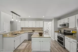 105 New Holland Pl, Cary, NC 27519 - Photo 7