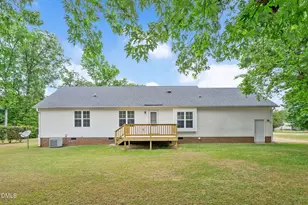 203 Lansing Dr, Benson, NC 27504 - Photo 5