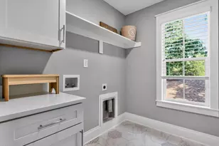109 N Tunstall Ave, Apex, NC 27502 - Photo 25