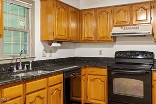 4522 Hamptonshire Dr, Raleigh, NC 27613 - Photo 9