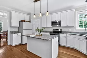 101 Sevenstone Dr, Cary, NC 27513 - Photo 9