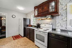 203 E Davis St, Smithfield, NC 27577 - Photo 9