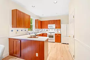 105 Bristol Dr, Chapel Hill, NC 27516 - Photo 19