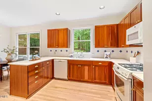 105 Bristol Dr, Chapel Hill, NC 27516 - Photo 13