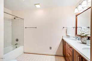105 Bristol Dr, Chapel Hill, NC 27516 - Photo 23