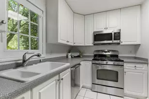 305 Glen Echo Ln, Cary, NC 27518 - Photo 21