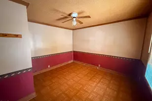 404 E Elizabeth St, Selma, NC 27576 - Photo 5