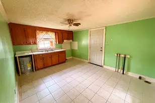 404 E Elizabeth St, Selma, NC 27576 - Photo 11