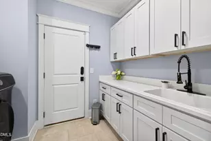 8109 Finland Dr, Raleigh, NC 27612 - Photo 23