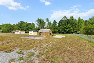 405 Ray Byrd Rd, Lillington, NC 27546 - Photo 25