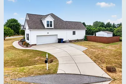 8101 Claybrooke Court, Willow Springs, NC 27592 - Photo 3