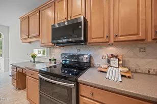 2603 Oleander Dr, Durham, NC 27703 - Photo 5