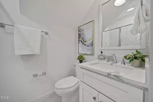 410 Wyndham Dr, Chapel Hill, NC 27516 - Photo 9