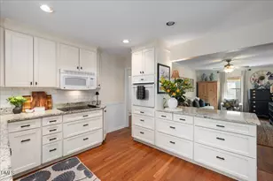 610 Devereux St, Raleigh, NC 27605 - Photo 7