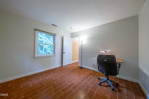 110 Lorilane Dr, Carrboro, NC 27510 - Photo 39