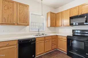 815 Brookhannah Ct, Fuquay Varina, NC 27526 - Photo 13