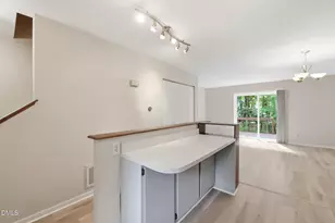 107 Weatherstone Dr, Chapel Hill, NC 27514 - Photo 15