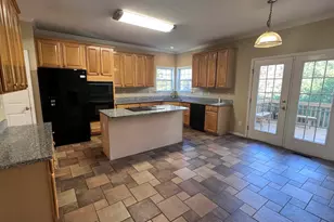201 Tecumseh Ct, Cary, NC 27513 - Photo 9