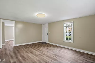 204 W Hill Street, Benson, NC 27504 - Photo 5
