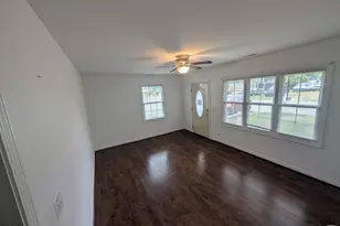 306 W Duke St, Dunn, NC 28334 - Photo 5