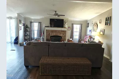 87 E Williams Street, Coats, NC 27521 - Photo 9