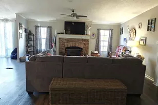 87 E Williams St, Coats, NC 27521 - Photo 9