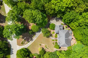 10234 Governors Dr, Chapel Hill, NC 27517 - Photo 5