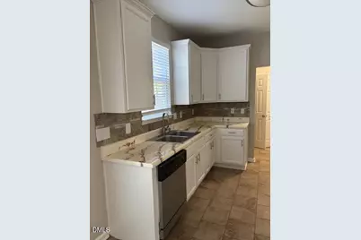 113 Jasper Point Drive, Holly Springs, NC 27540 - Photo 5